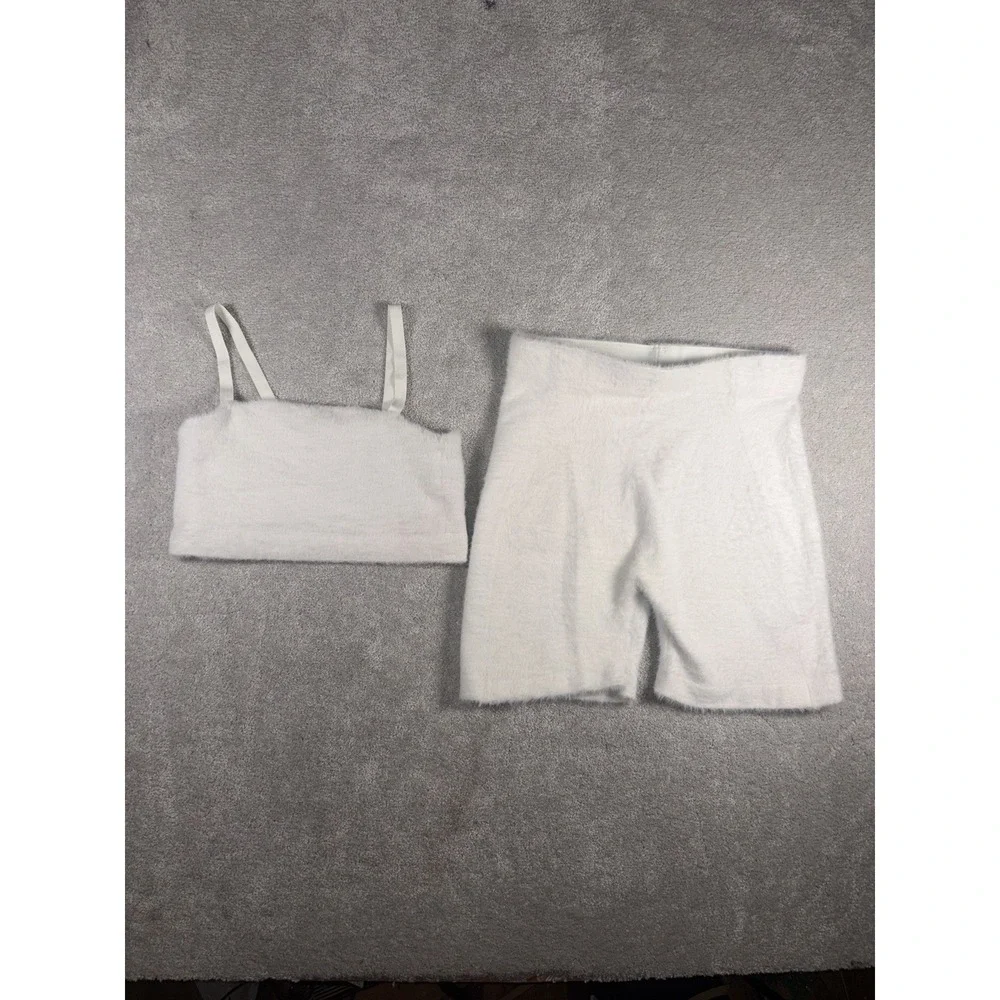 Whitney Gymshark Fuzzy Knit 2-Piece Lounge Set – Ivory Med Crop Top & L Shorts